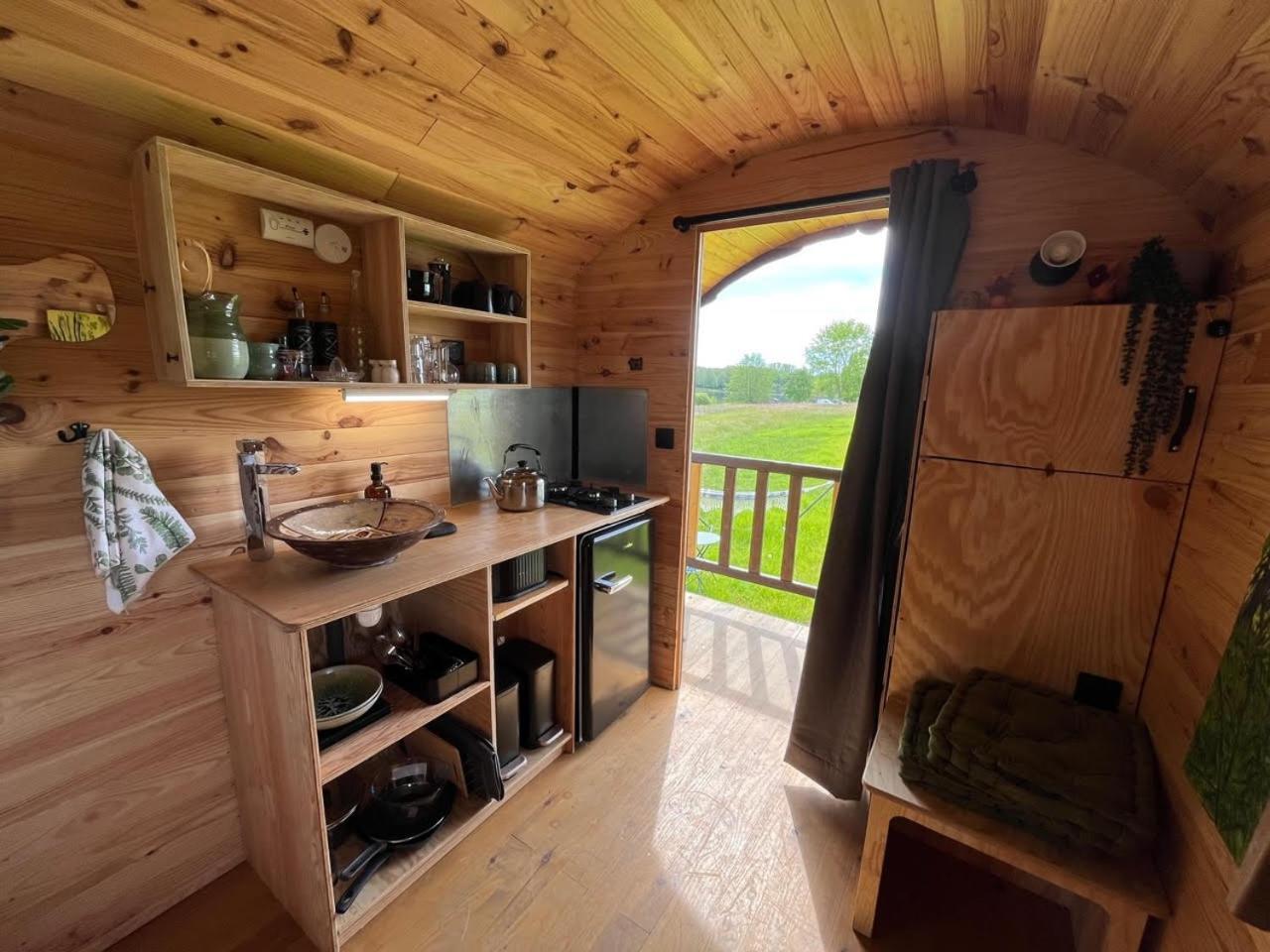 Les Logements Insolites De La Base Nautique Verneuil  Екстериор снимка