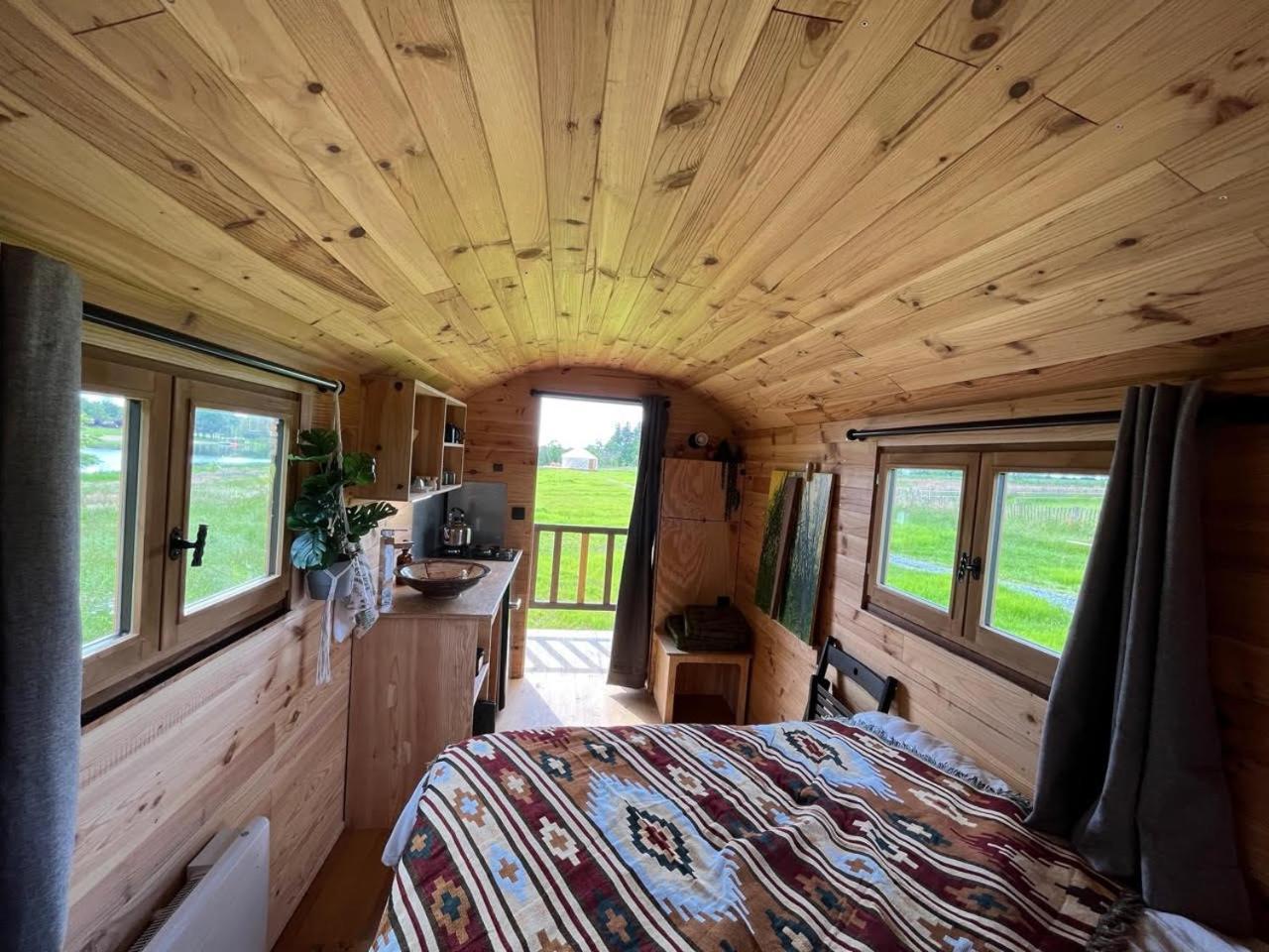 Les Logements Insolites De La Base Nautique Verneuil  Екстериор снимка