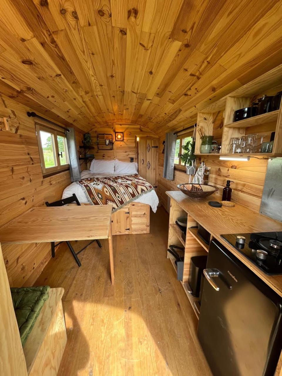 Les Logements Insolites De La Base Nautique Verneuil  Екстериор снимка